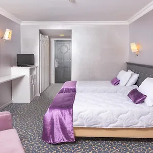 Luna Deluxe Hotel